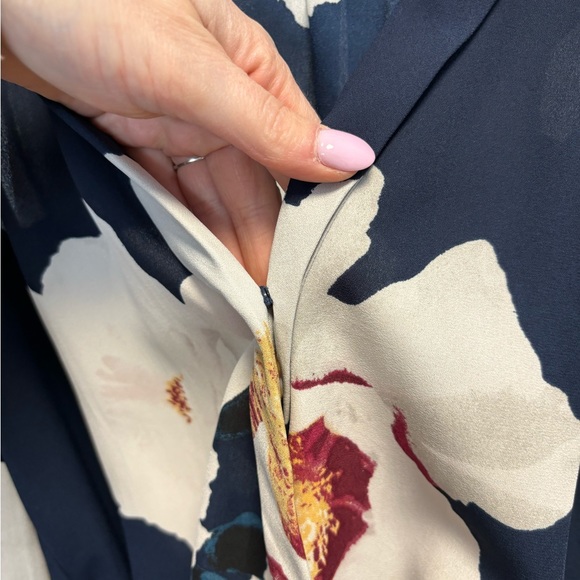 Beautiful Dynamite Blouse with Open Shoulder Sleeves - Picture 3 of 5